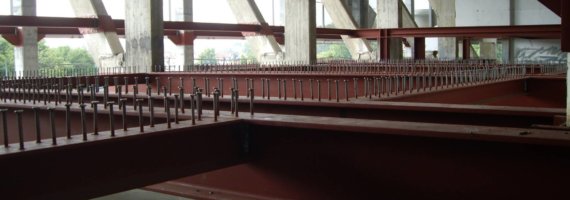 Cálculo-de-estructura-de-piscina-interior-570x200-c